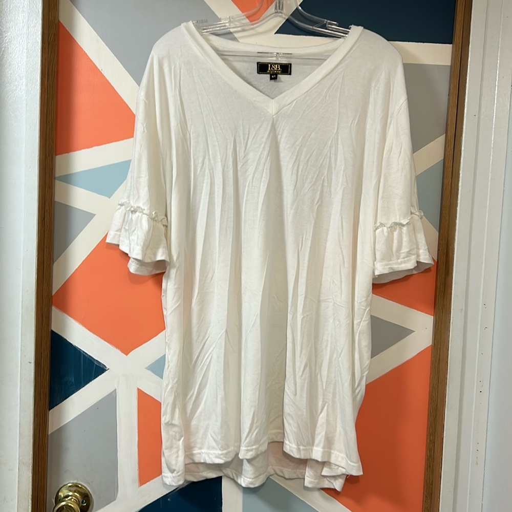 Women’s white short sleeve